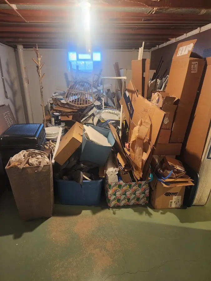 Roll-off dumpster container at job site for Construction Dumpster Rental in Kahaluu-Keauhou